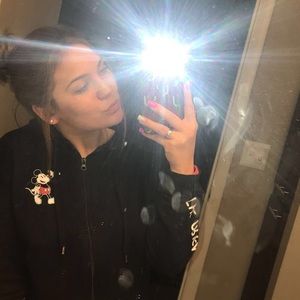 Meet your Posher, Cassandra